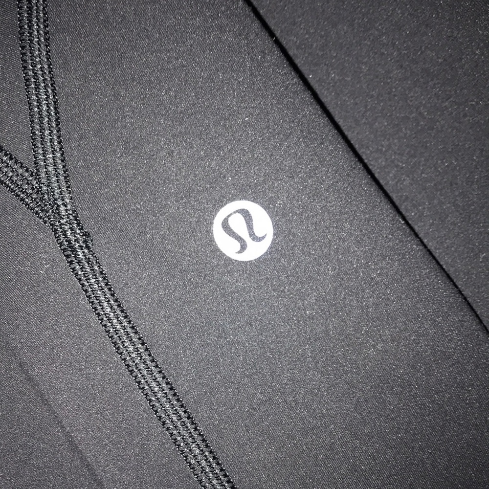 NWOT Lululemon To The Beat Tight (Everlux) 24" Black, size 4 - Picture 8 of 9